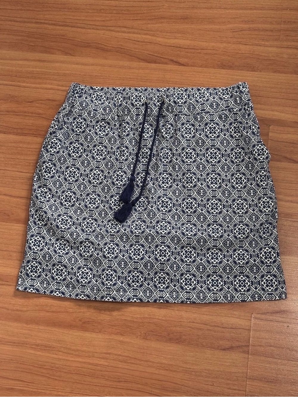 Emily Daniels Navy & White Geometric Drawstring Skort Size S